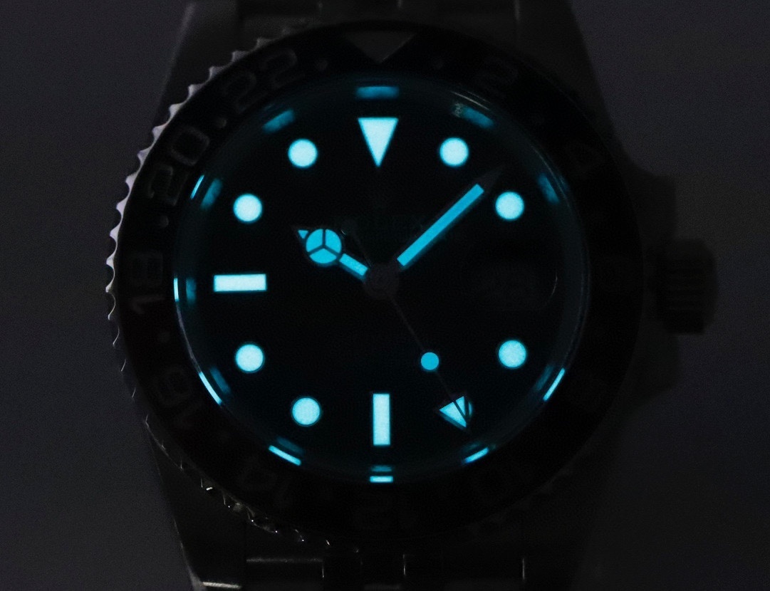 Rolex GMT-Master II 40mm Stainless Steel Black Dial Pepsi Red Blue Bezel 126710