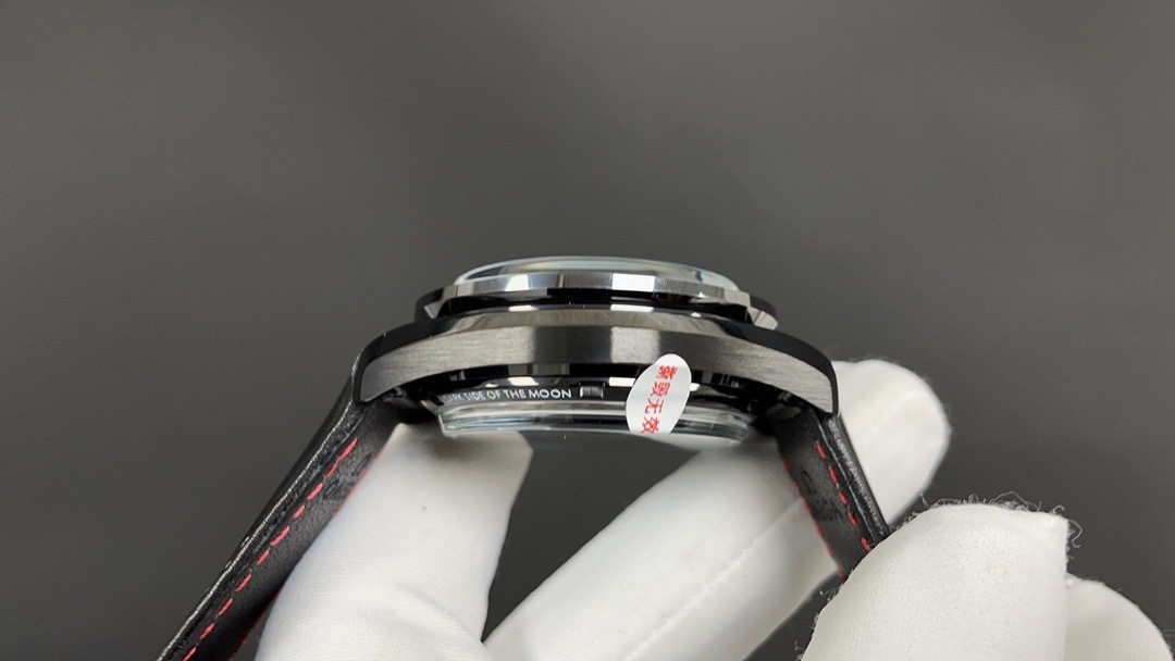 Omega Speedmaster Dark Side Of The Moon "Pitch Black" 311.92.44.51.01.004