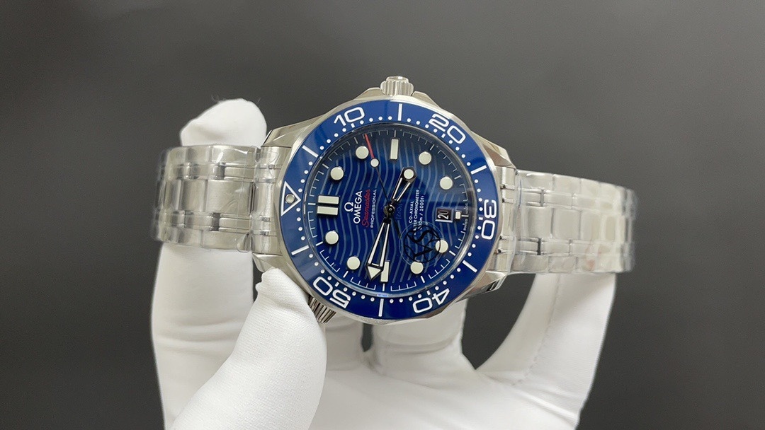 Omega Seamaster Diver 300m - Blue Dial & Bracelet Strap