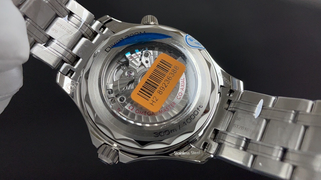 Omega Seamaster Diver 300m - Blue Dial & Bracelet Strap