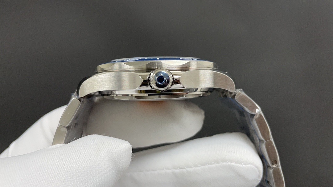 Omega Seamaster Diver 300m - Blue Dial & Bracelet Strap