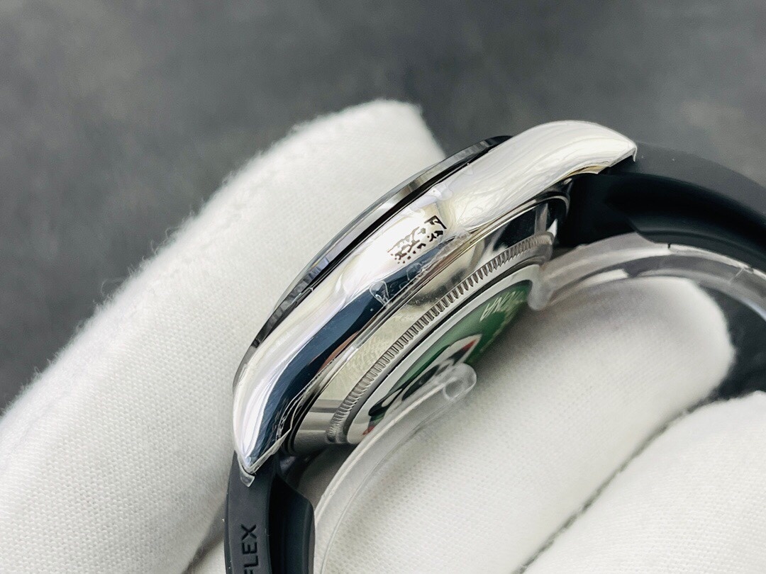 Rolex 116519LN Cosmograph Daytona 18K White Gold with Steel Dial