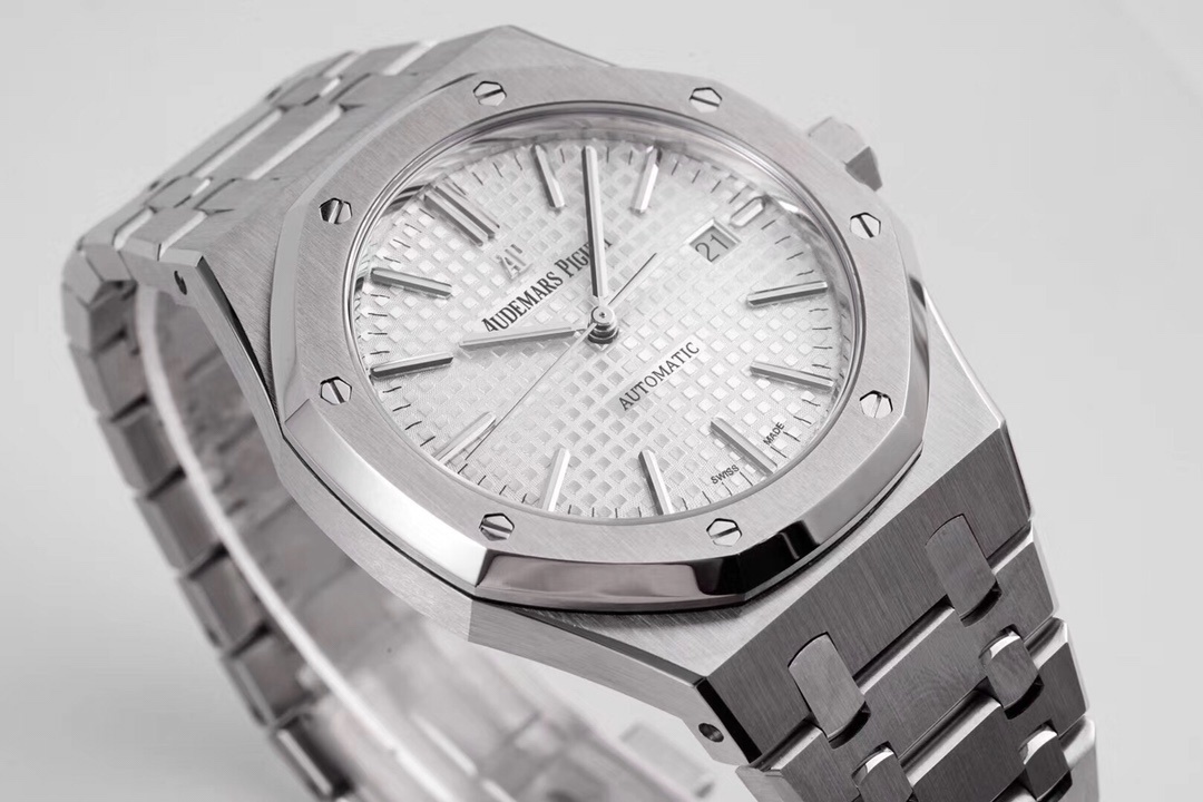 Audemars Piguet Royal Oak 41mm Silver-toned Dial Audemars Piguet Royal Oak 41mm Silver-toned Dial