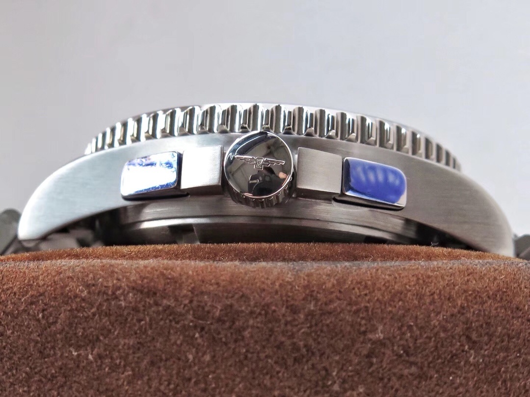 Longines HydroConquest Automatic Chronograph 41mm Mens Watch L37834566