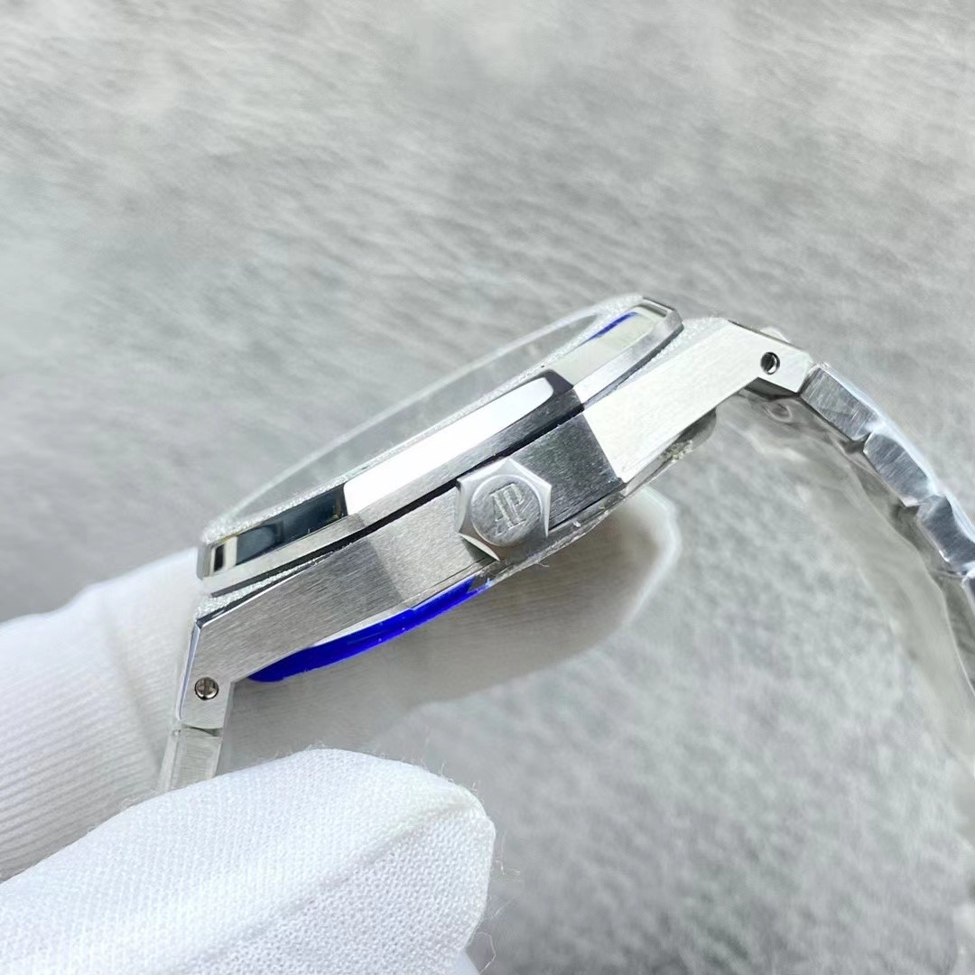 Audemars Piguet Royal oak 41 15500st.OO.1220st.01 Blue Dial-box and papers