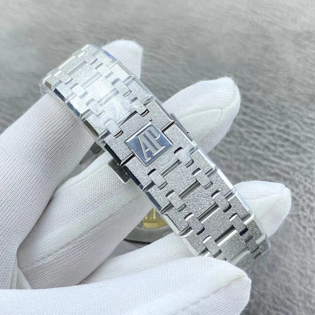 Audemars Piguet Royal oak 41 15500st.OO.1220st.01 Blue Dial-box and papers