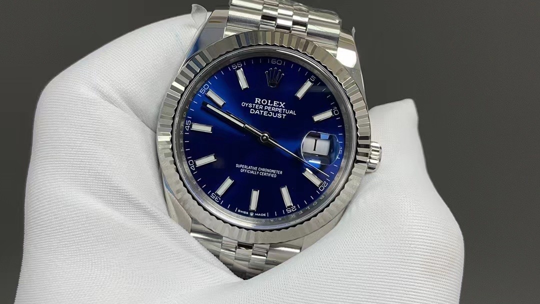 Rolex Datejust 41mm 126334 18K/SS Blue dial –