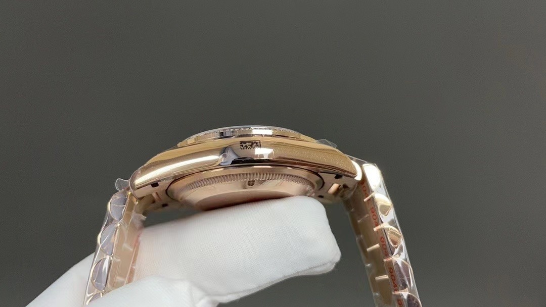 Rolex Day-Date 36 Green Aventurine Dial Diamond Bezel 18K Everose Gold President Watch 128345RBR