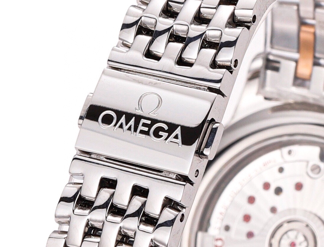 OMEGA OMEGA De Ville Prestige Co-Axial Master Chronometer Silver Dial Steel and Sedna Gold Watch | 40mm | O43420402002001