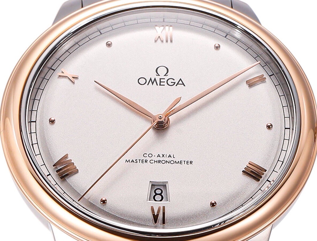 OMEGA OMEGA De Ville Prestige Co-Axial Master Chronometer Silver Dial Steel and Sedna Gold Watch | 40mm | O43420402002001