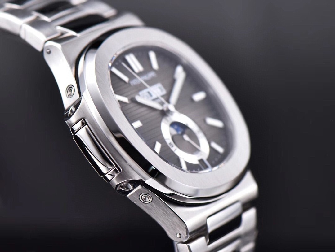 Patek Philippe Nautilus 5726A | First Class Timepieces