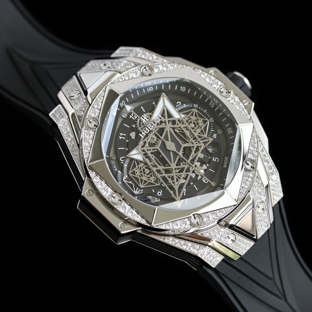 Hublot Big Bang Sang Bleu II Titanium Pave 45mm Watch – Ref: 418.NX.1107.RX.1604.MXM20 – Black Dial & Diamond Bezel in Titanium Diamond Case, Blue Rubber Strap