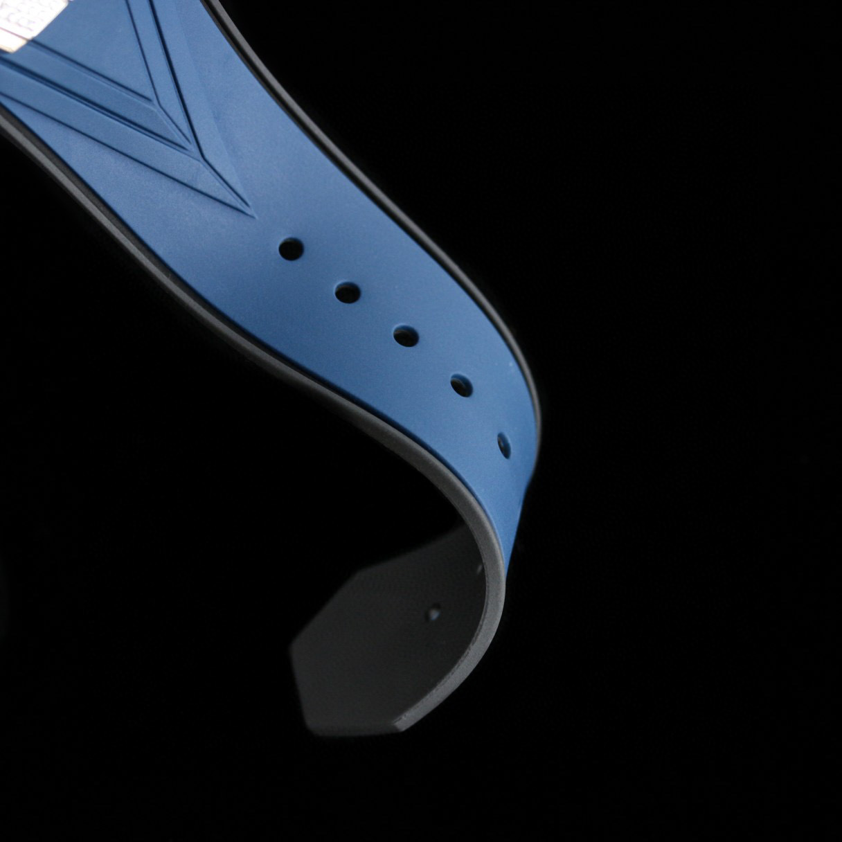 Hublot Big Bang Sang Bleu II Titanium Blue Pave 45mm Watch – Ref: 418.NX.5107.RX.1604.MXM20 – Blue Dial & Diamond Bezel in Titanium Diamond Case, Blue Rubber Strap