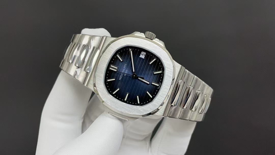 Patek Philippe Nautilus Automatic White Gold 5811/1g-001