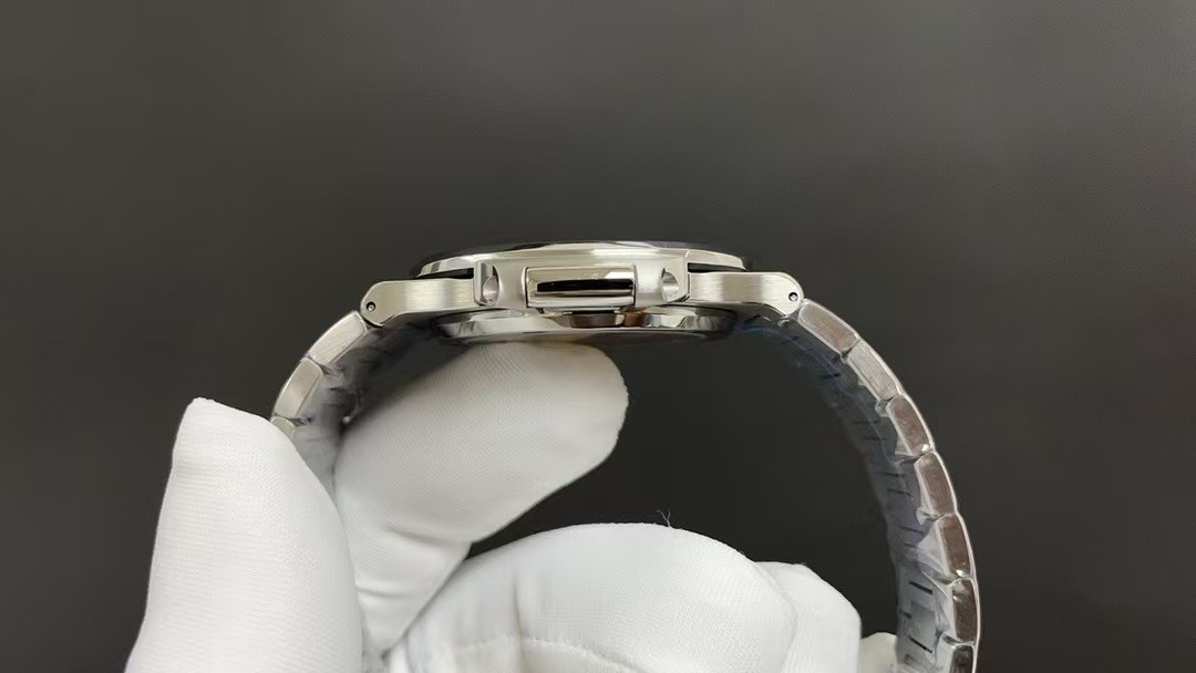 Patek Philippe Nautilus Automatic White Gold 5811/1g-001