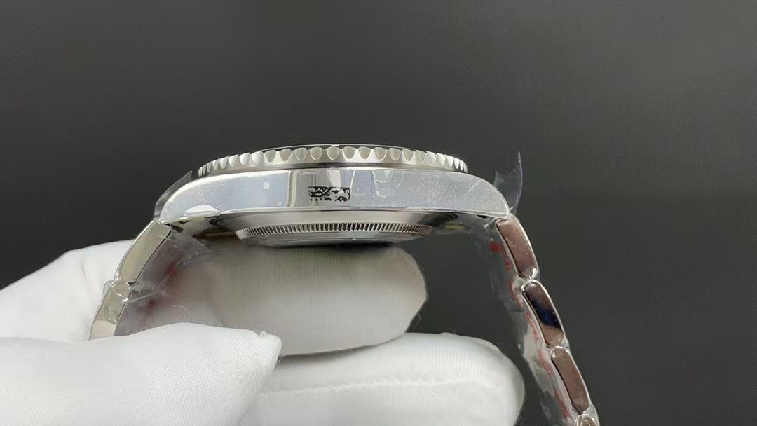 Top-notch watch 00666 Rolex Submariner "Date" 40mm Stainless Steel Hulk Green Dial 116610LV