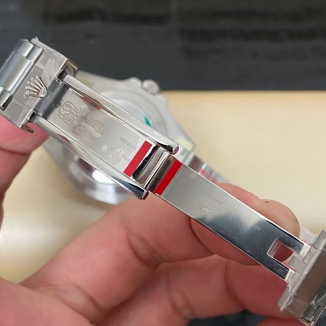 Top-notch watch 00709 Rolex Submariner Date "Hulk" Stainless Steel 40mm Green Dial 116610LV - PRE-OWNED