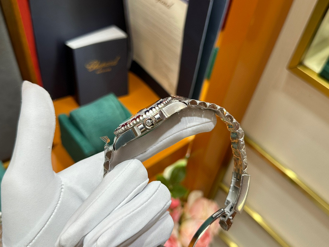 Top-notch watch 00869 Rolex GMT-Master II Oyster, 40 mm, Oystersteel Reference 126710BLRO