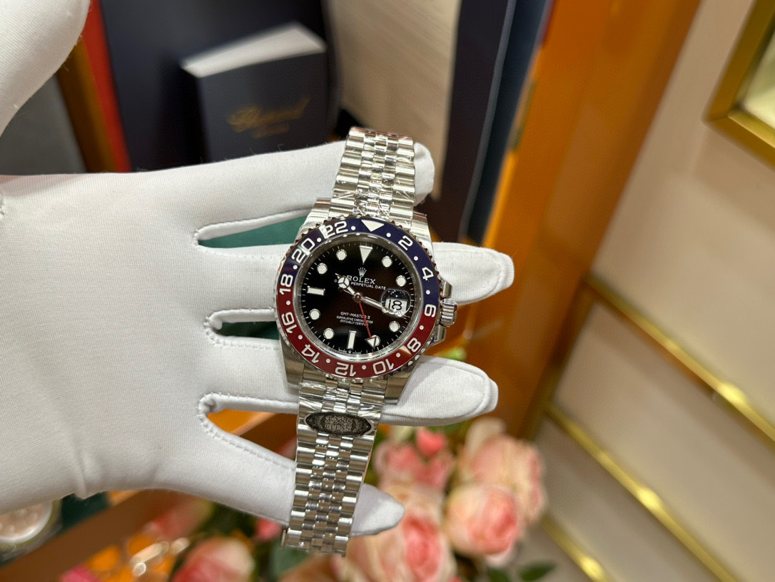 Top-notch watch 00869 Rolex GMT-Master II Oyster, 40 mm, Oystersteel Reference 126710BLRO