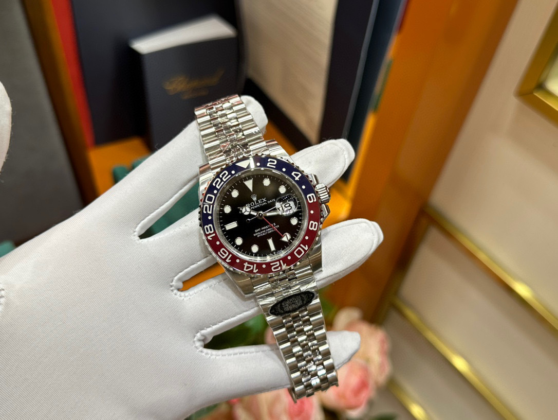 Rolex GMT-Master II  Oyster, 40 mm, Oystersteel  Reference 126710BLRO