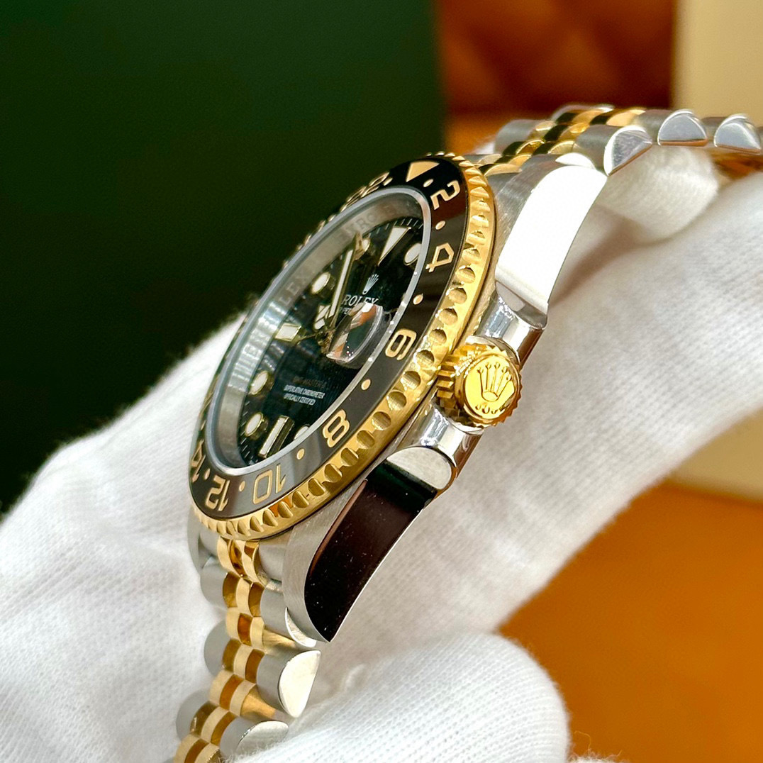 Rolex 126713GRNR GMT-Master II Black Dial Two-Tone 40mm .