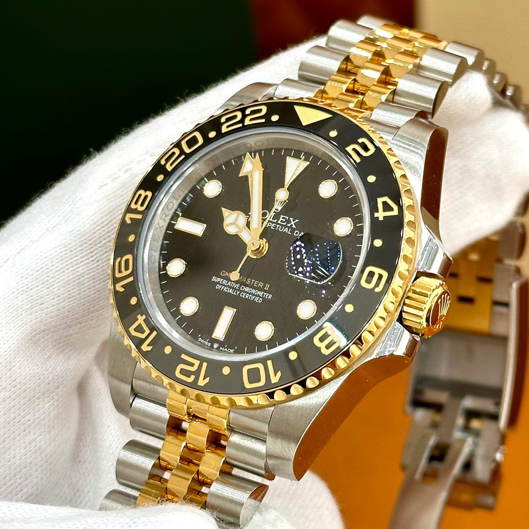 Rolex 126713GRNR GMT-Master II Black Dial Two-Tone 40mm .