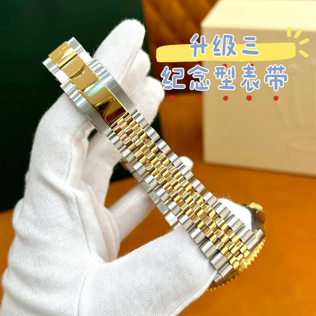 Rolex 126713GRNR GMT-Master II Black Dial Two-Tone 40mm .