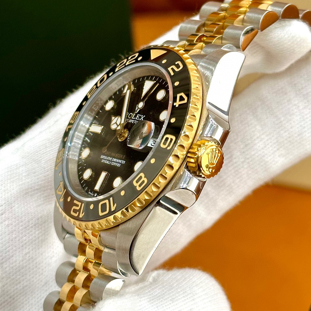 Rolex 126713GRNR GMT-Master II Black Dial Two-Tone 40mm .