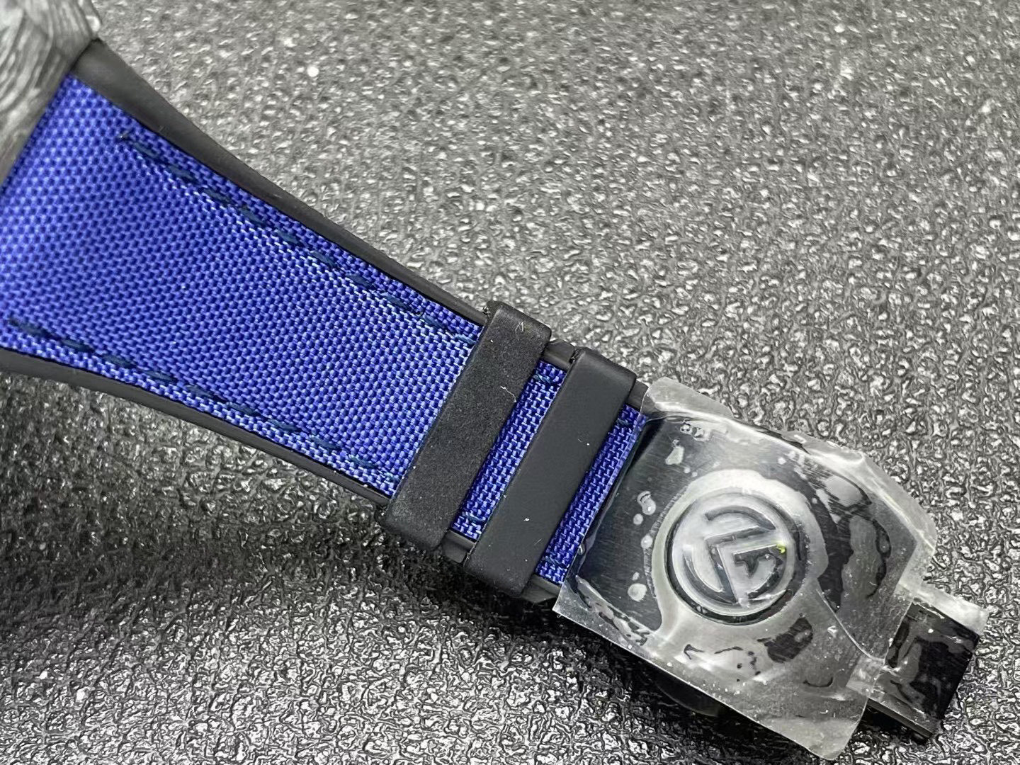 Top watch 00109 Vanguard Classic Carbon V45SCCBNRCARBRGE