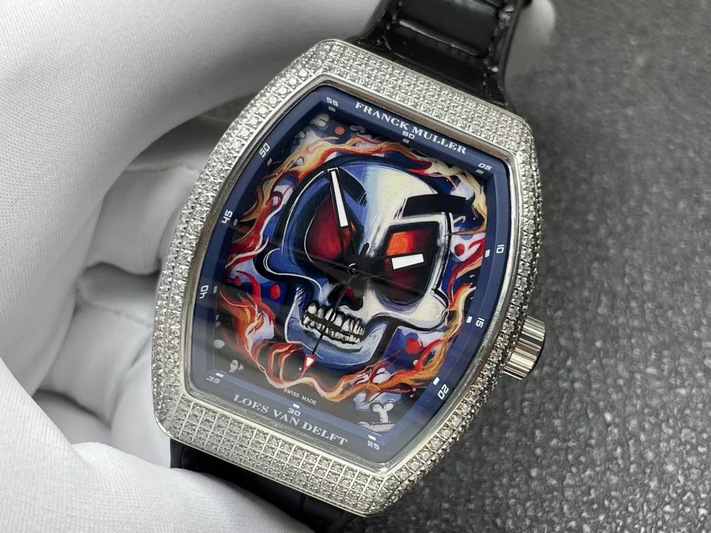 Franck Muller Vanguard Loes Van Delft Skull silver white border
