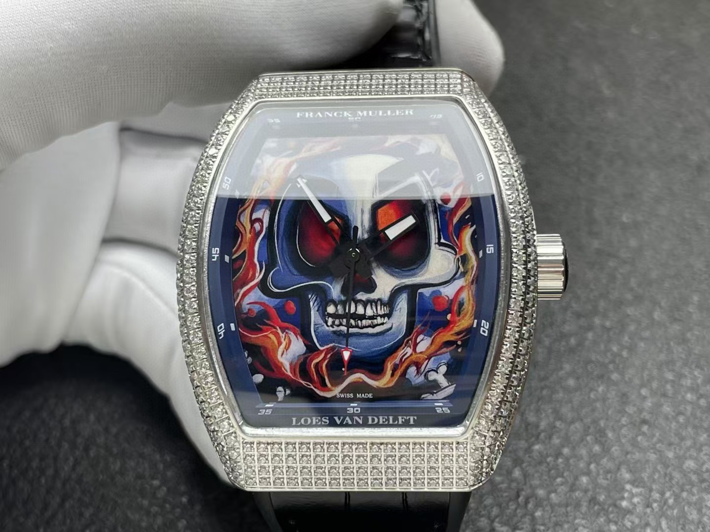 Franck Muller Vanguard Loes Van Delft Skull silver white border