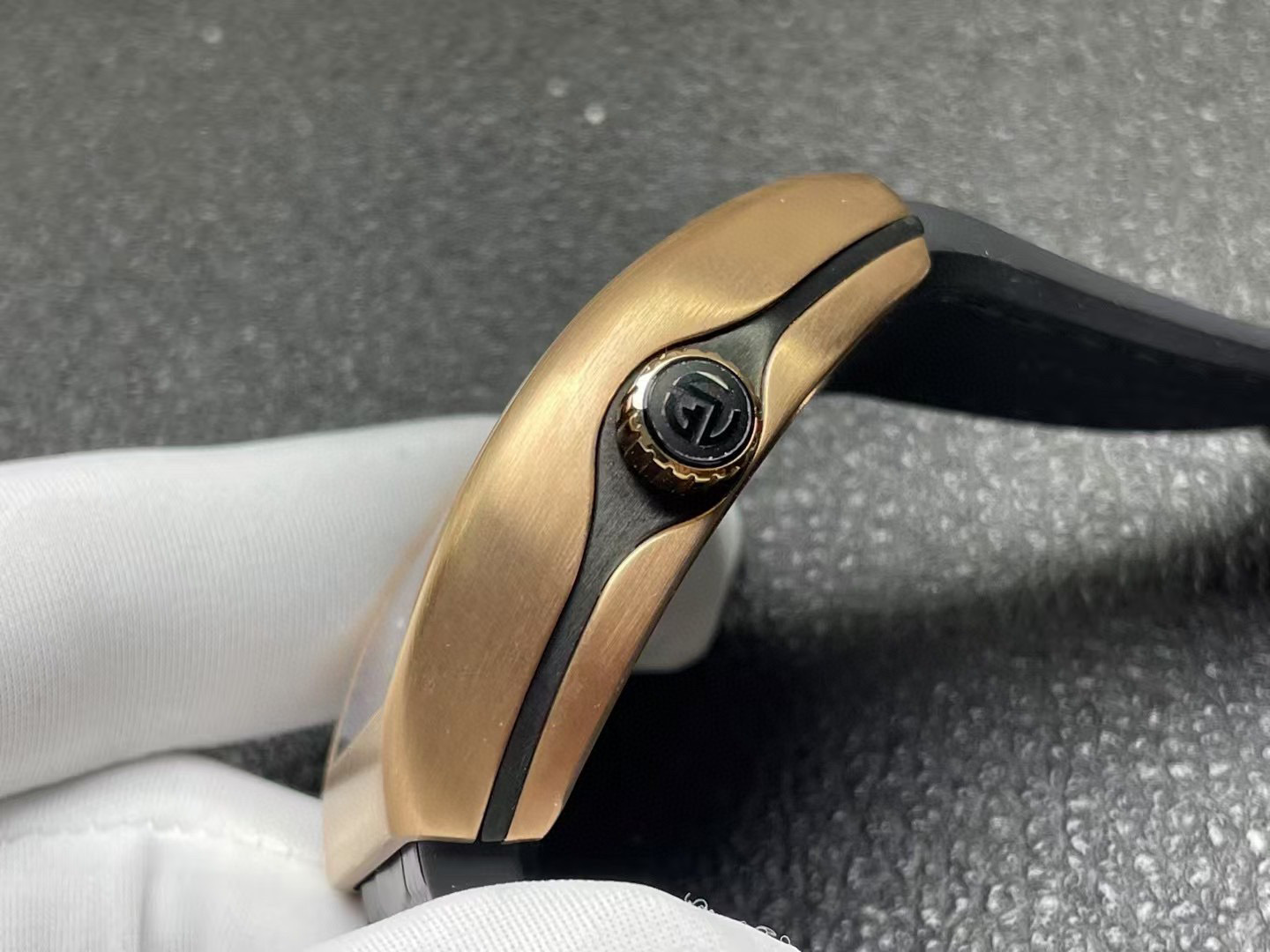 Franck Muller Vanguard Loes Van Delft V43 SC LVD Skull Limited Edition Watch plain gold border black strap