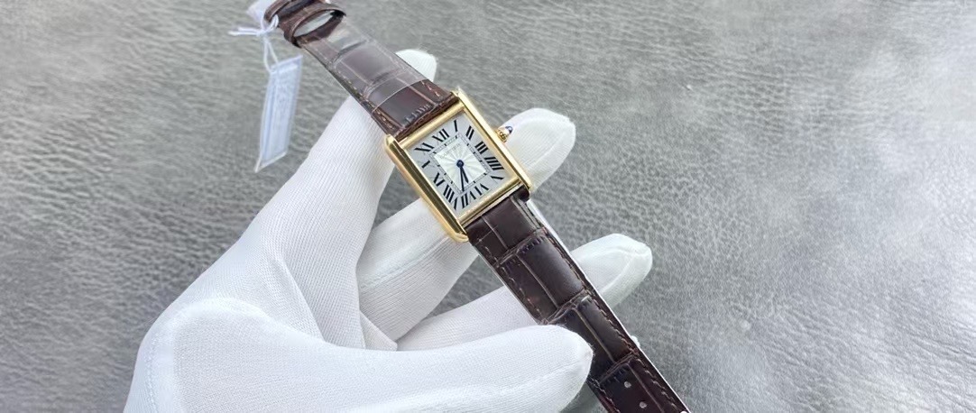 Cartier Tank Solo Small 18K Rose Gold 24mm x 30.5mm W5200024 Box Papers