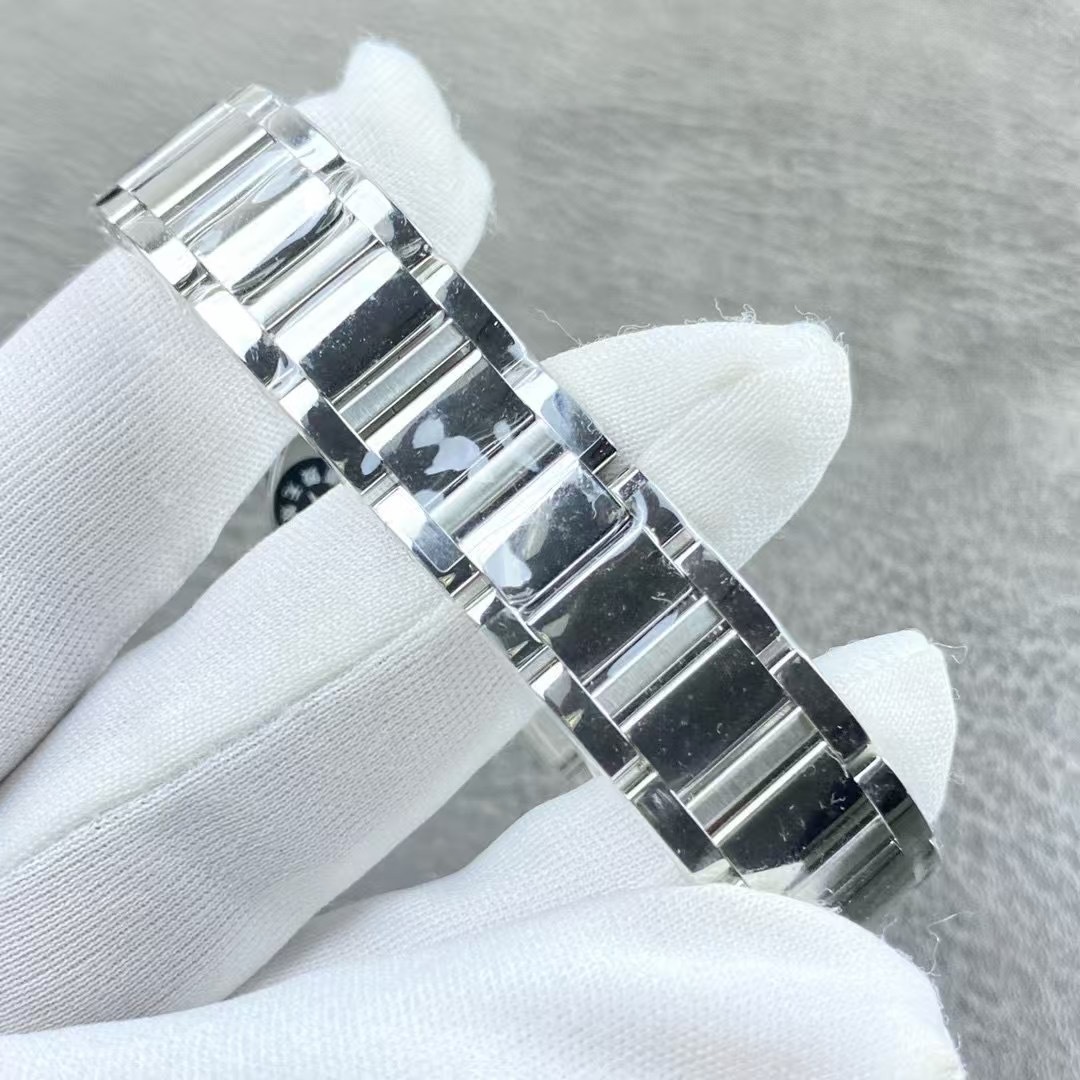 Cartier  Ronde Must De Cartier 29mm Silver Dial Steel Women's Watch WSRN0033