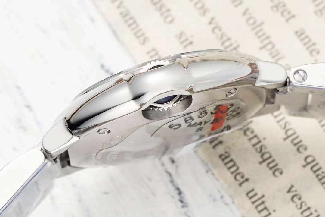 Cartier Ballon Bleu De Cartier Watch 33mm, Automatic Movement, Steel WSBB0062