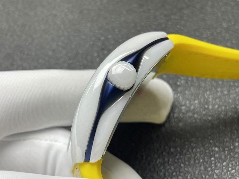 Franck Muller Vanguard V45 White Ceramic Case Yellow