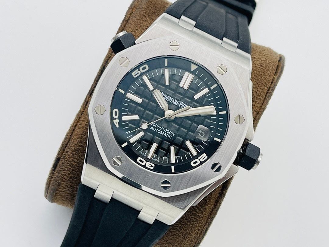 Audemars Piguet Royal Oak Offshore Diver Black Dial Black Rubber Men’s Watch 1 Audemars Piguet Royal Oak Offshore Diver Black Dial Black Rubber Men’s Watch 1