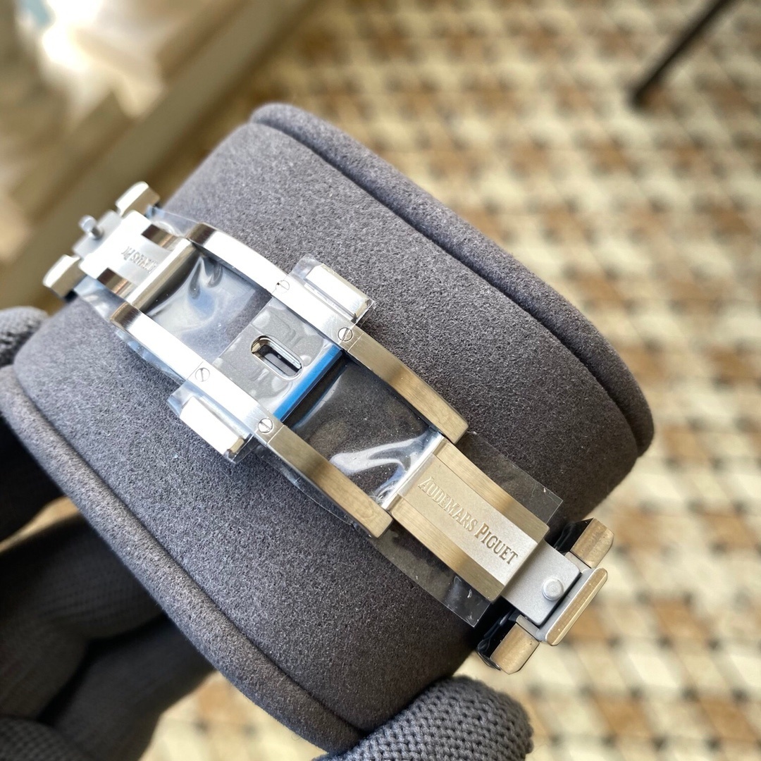 Watch00159 Audemars Piguet Royal Oak 15500 V2 – ZF Factory Stainless Steel Automatic Rep