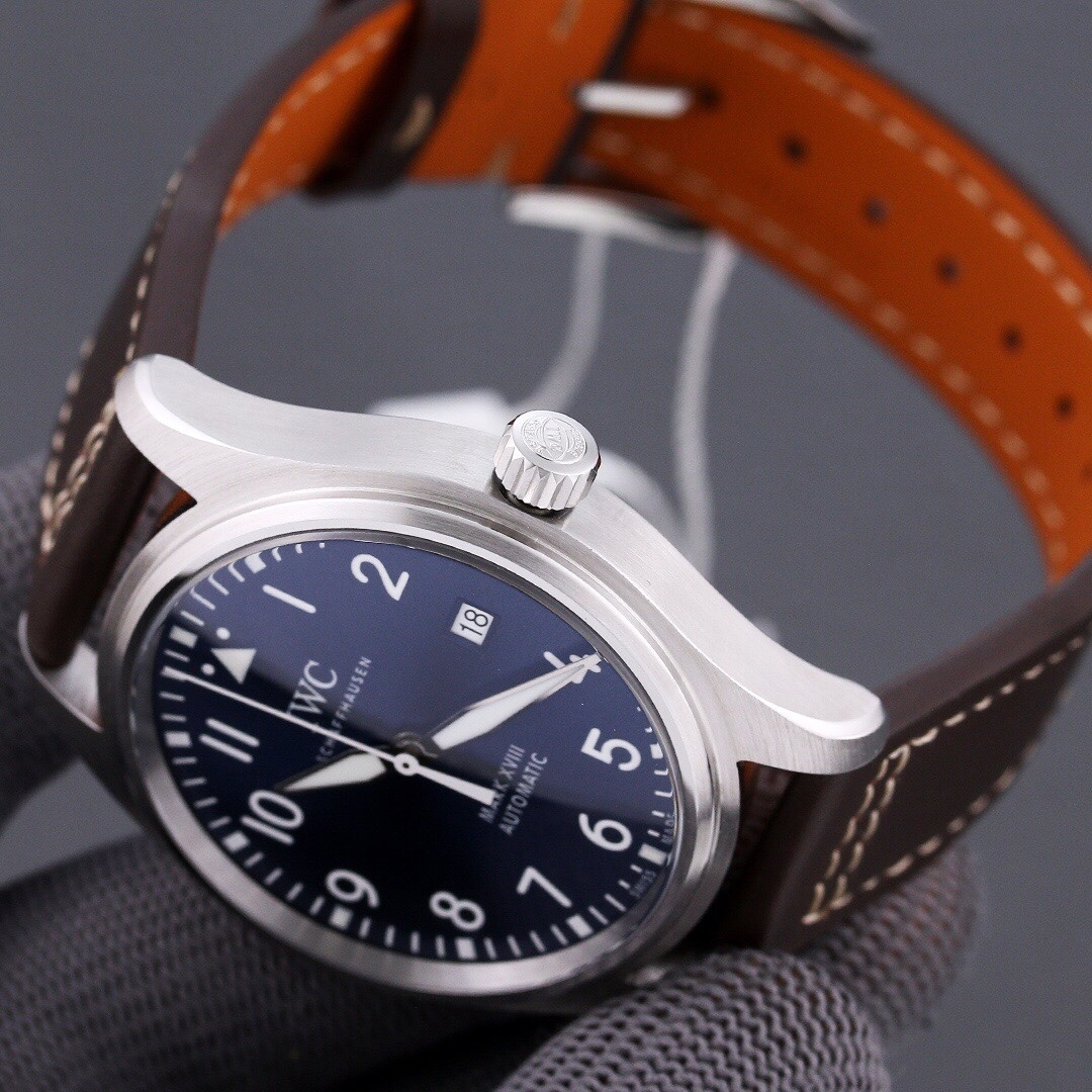 IWC Pilot’s Watch Mark XVIII 40mm IW327010 – Stainless Steel / Blue Dial