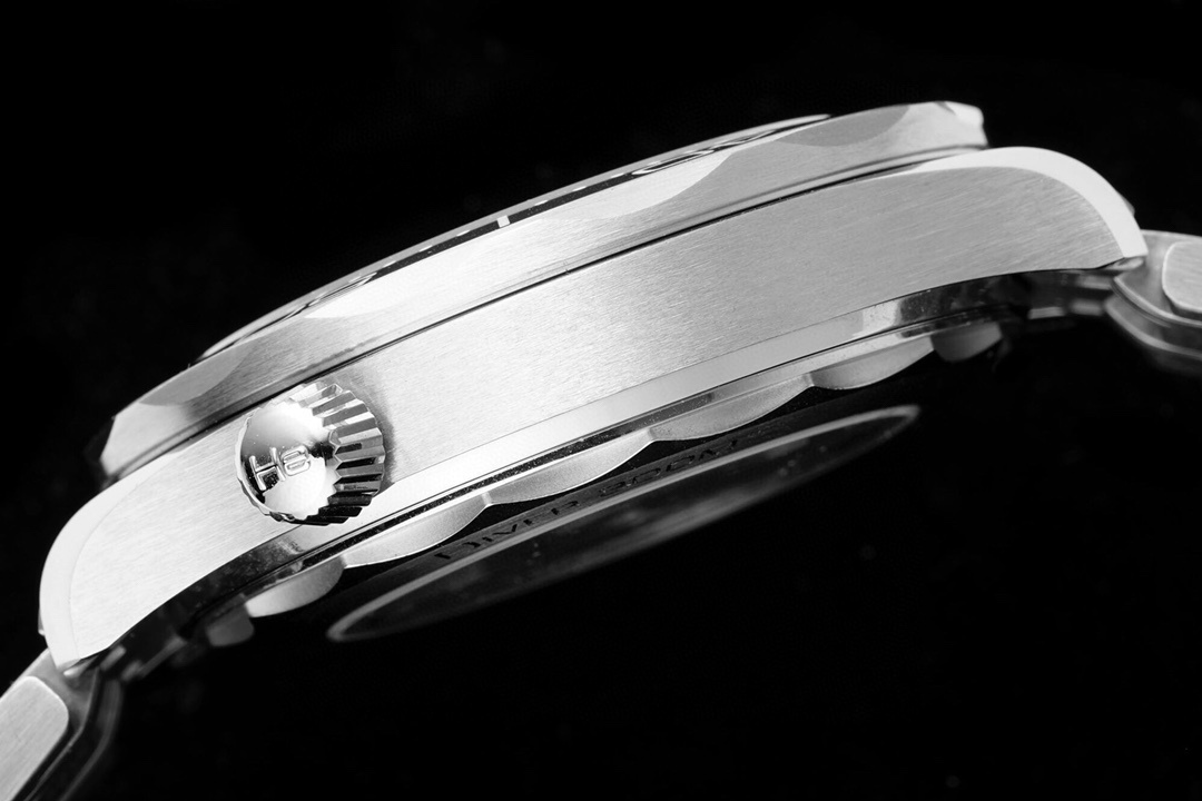 Omega Seamaster Diver 300m Co-Axial Master Chronometer 42mm blanc 210.30.42.20.04.001 acier blanc 42mm, avec bracelet en acier