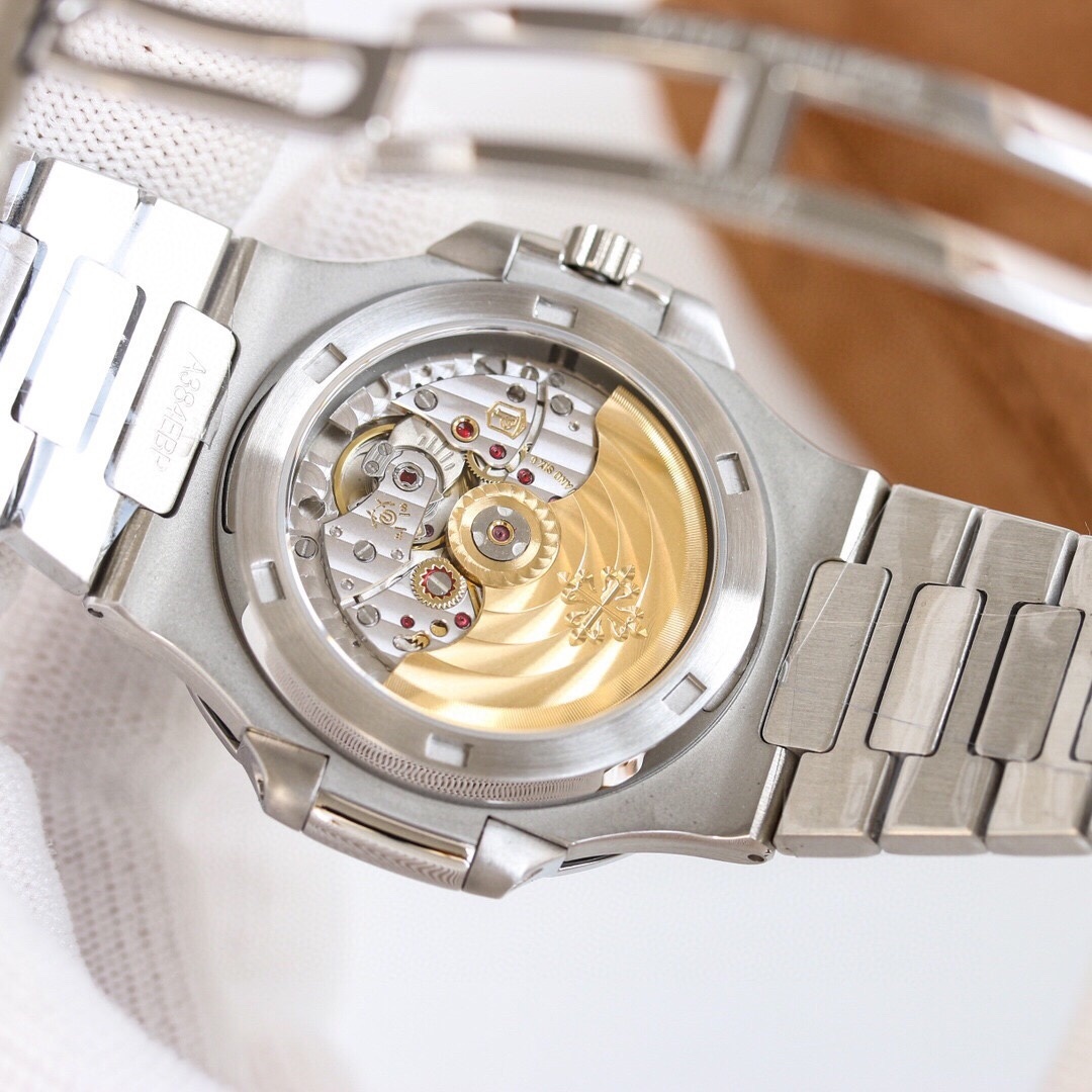 Patek Philippe Nautilus 5811/1G in Weißgold