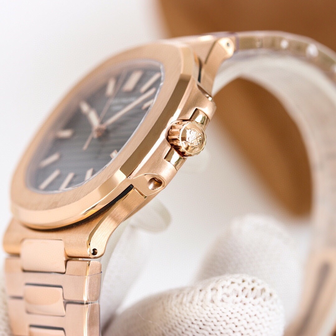 Patek Philippe Nautilus 5711/1R Rose Gold 40mm