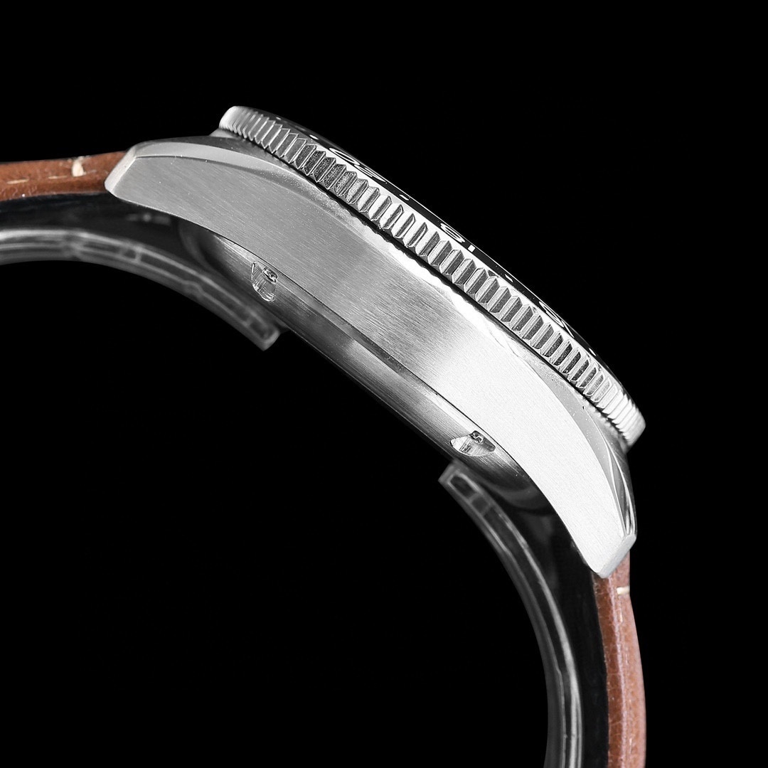 Longines SPIRIT ZULU TIME GMT 39 MM brown leather strap