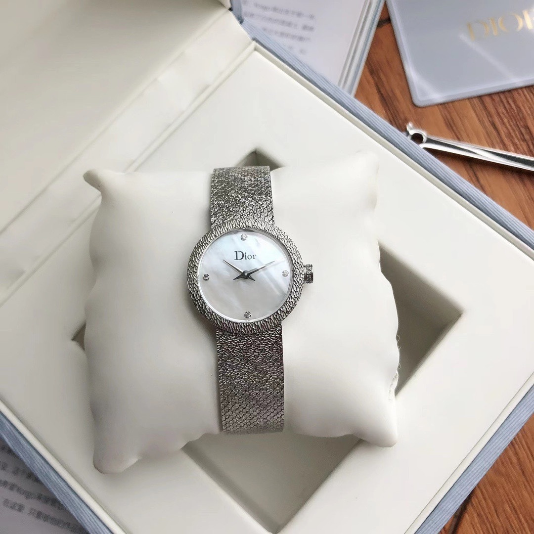 Watch Dior Silver in Other – 56420497 Silver-Tone Classic Watch in Polished Metal Style Watch Dior Silver in Other – 56420497 Silver-Tone Classic Watch in Polished Metal Style