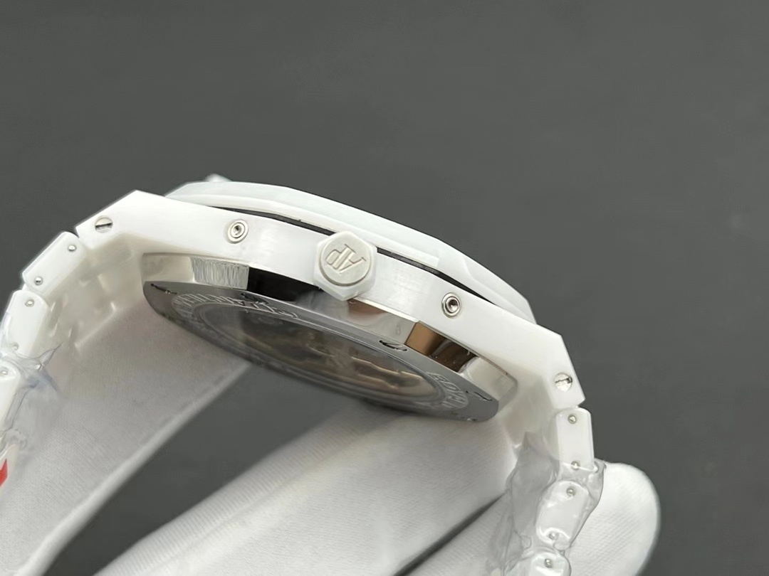 Watch08309 Audemars Piguet Replica Royal Oak White Ceramic Watch
