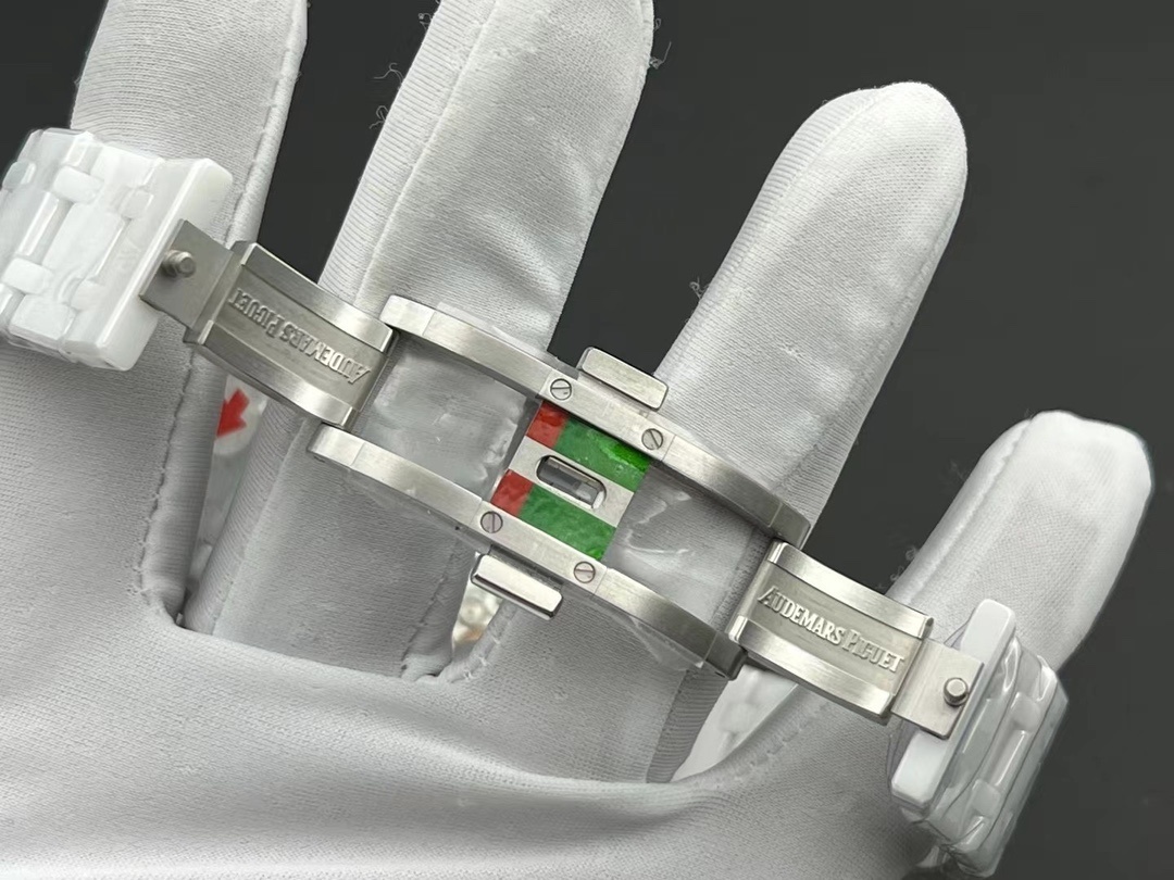 Watch08309 Audemars Piguet Replica Royal Oak White Ceramic Watch