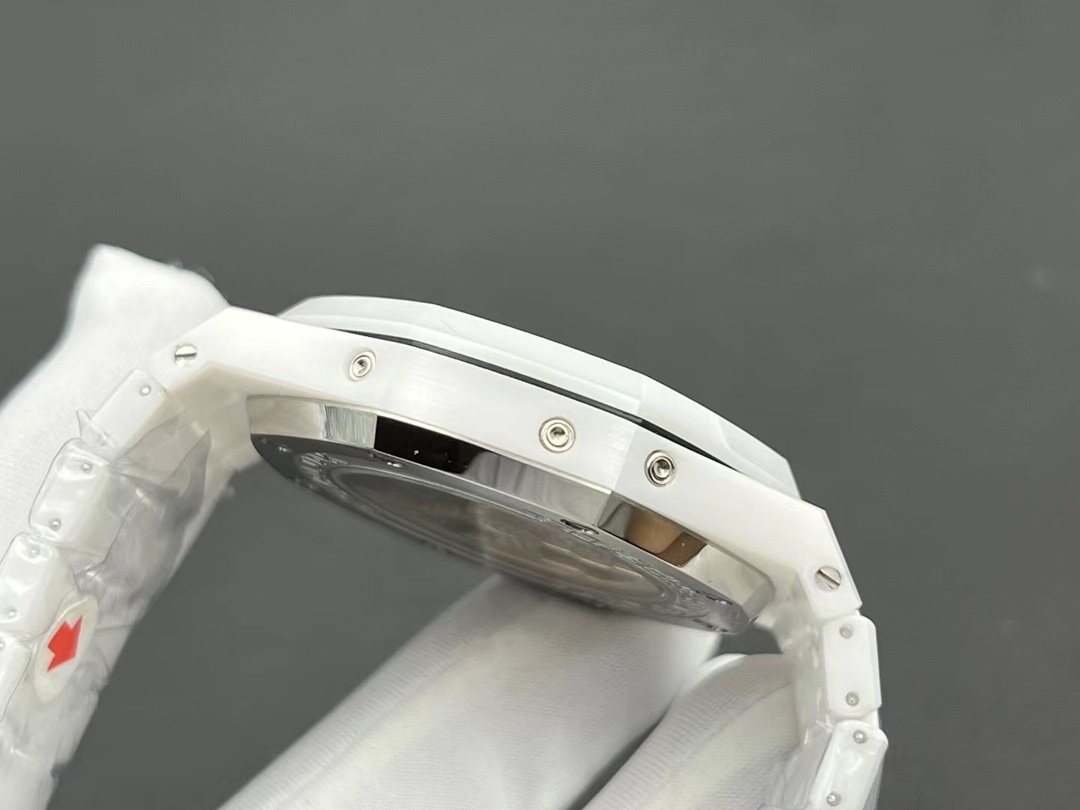 Watch08309 Audemars Piguet Replica Royal Oak White Ceramic Watch