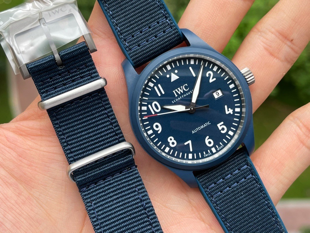 IWC Pilot’s Watch Automatic 40 Black Dial Stainless Steel – IW328101